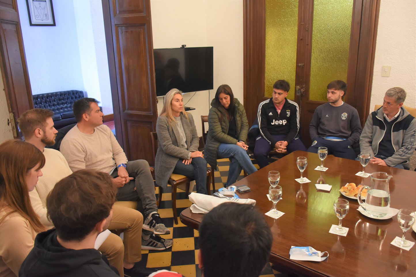Encuentro de los deportistas que participaron en los JUAR en el Rectorado 03