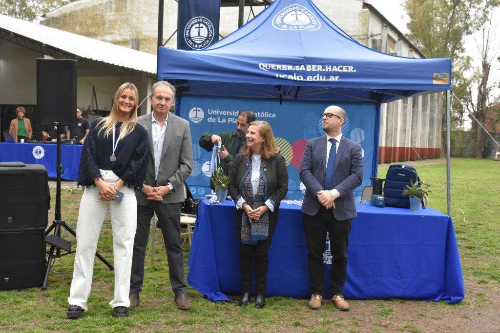 La Universidad celebró el Día del Estudiante y reconoció a los mejores promedios