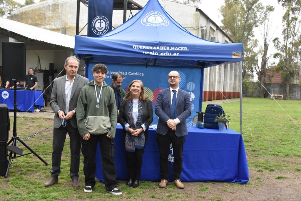 La Universidad celebró el Día del Estudiante y reconoció a los mejores promedios