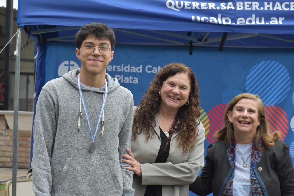 La Universidad celebró el Día del Estudiante y reconoció a los mejores promedios