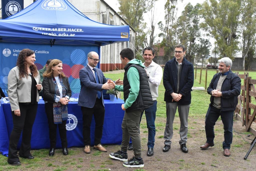 La Universidad celebró el Día del Estudiante y reconoció a los mejores promedios