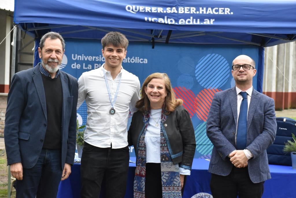 La Universidad celebró el Día del Estudiante y reconoció a los mejores promedios