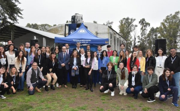 La Universidad celebró el Día del Estudiante y reconoció a los mejores promedios