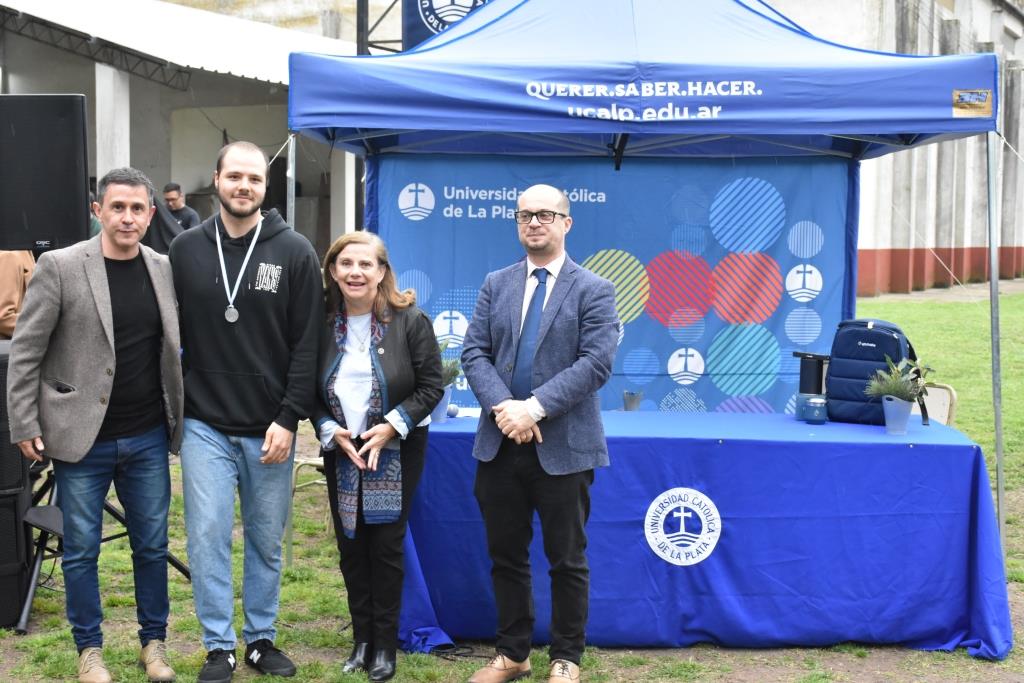 La Universidad celebró el Día del Estudiante y reconoció a los mejores promedios
