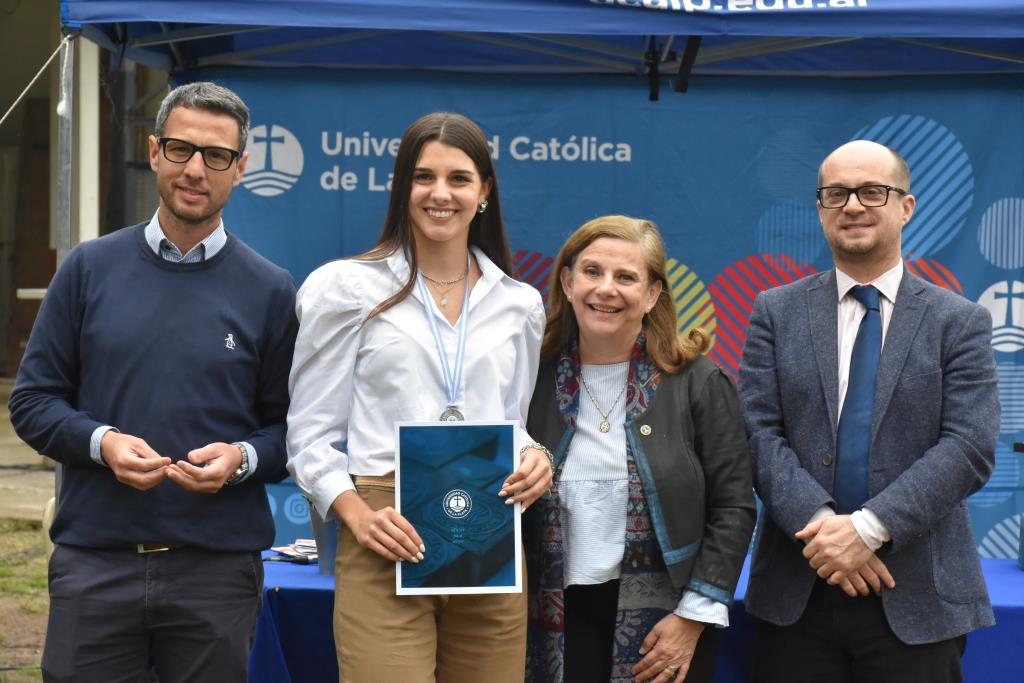La Universidad celebró el Día del Estudiante y reconoció a los mejores promedios