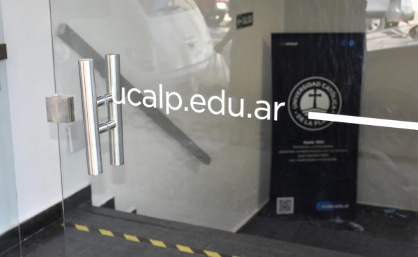 Lanzamiento de “Artificios”, Revista de Investigación de la Facultad de Arquitectura y Diseño