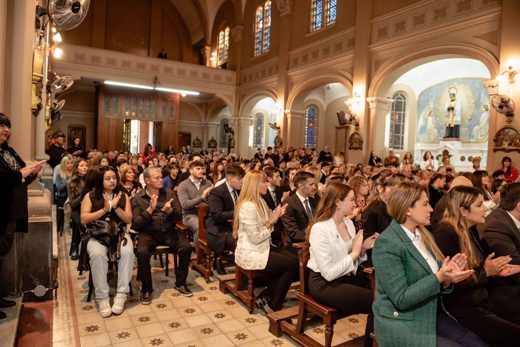 Acto de Colación y reconocimiento a docentes en la Subsede Bernal