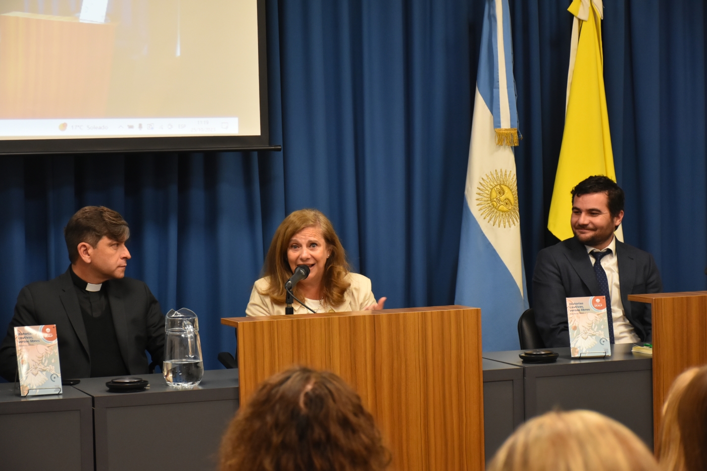 Se presentó el libro ‘‘Historias cautivas, versos libres’’