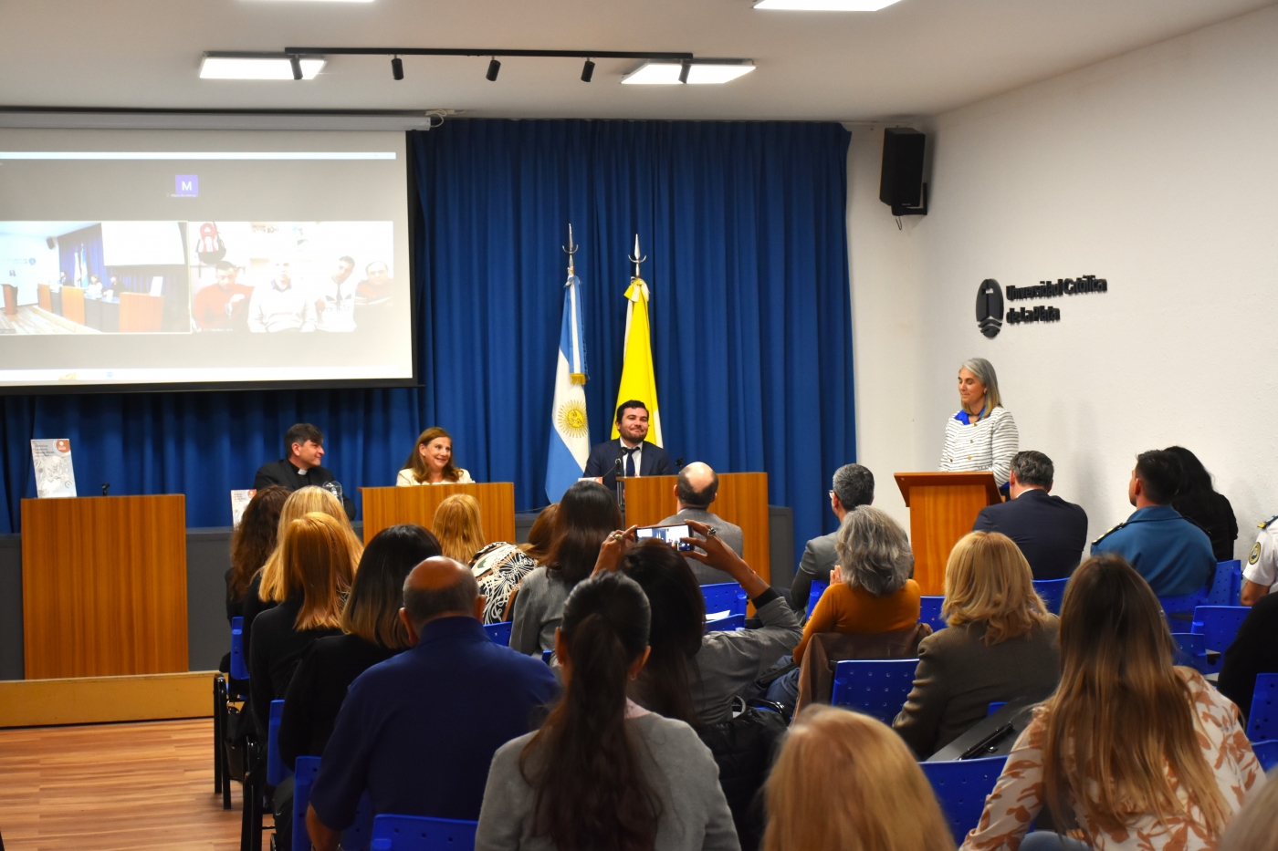 Se presentó el libro ‘‘Historias cautivas, versos libres’’