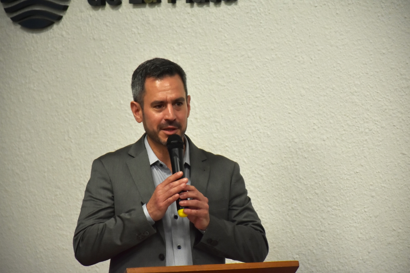 Se presentó el libro ‘‘Historias cautivas, versos libres’’