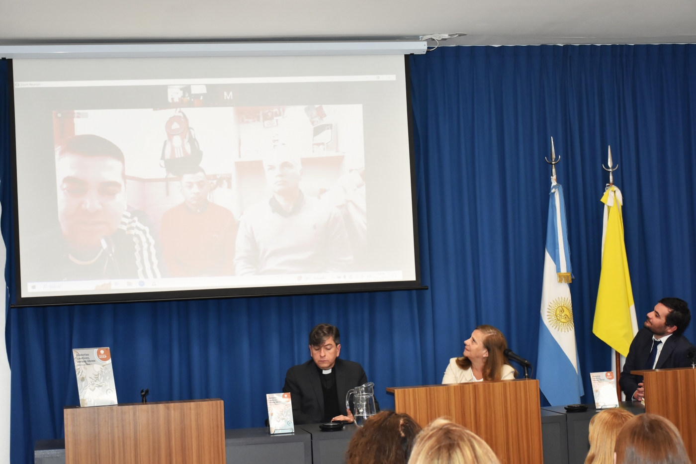 Se presentó el libro ‘‘Historias cautivas, versos libres’’