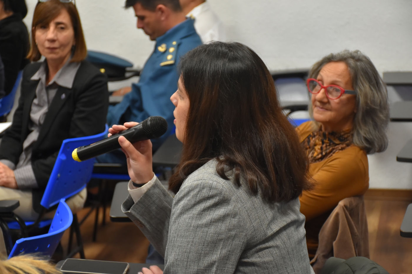 Se presentó el libro ‘‘Historias cautivas, versos libres’’