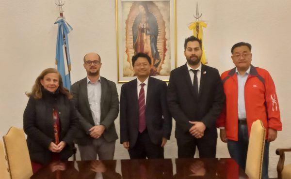 La UCALP recibió a un investigador de la Academia China de Ciencias Sociales