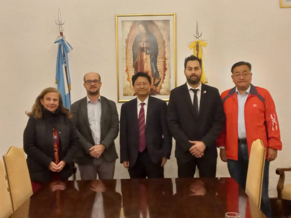 La UCALP recibió a un investigador de la Academia China de Ciencias Sociales
