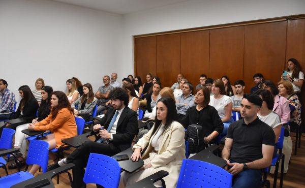 Reconocimiento a los alumnos que participaron de las Becas Futuros Profesionales Santander