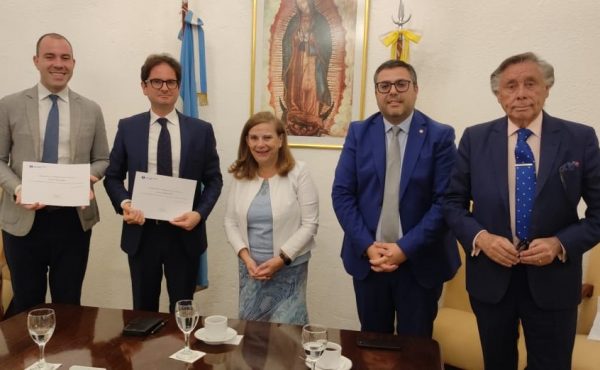 Encuentro con profesores invitados en el Rectorado