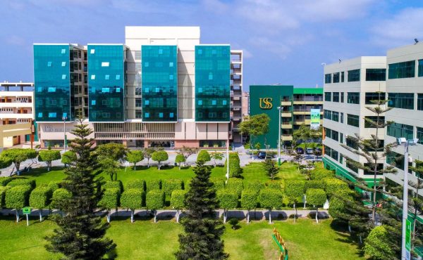 ¡Oportunidad única! Dos becas para estudiar en Chiclayo, Perú