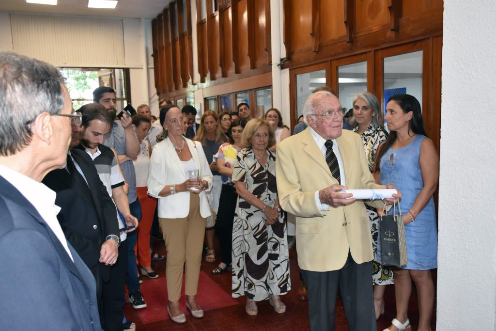 Brindis de fin de año y reconocimiento a ex decanos