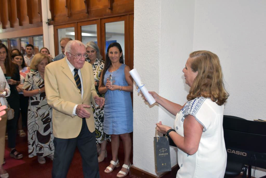 Brindis de fin de año y reconocimiento a ex decanos