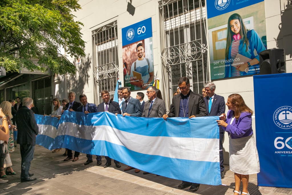 Emotivo Abrazo al Rectorado de la UCALP en la celebración de su 60 Aniversario