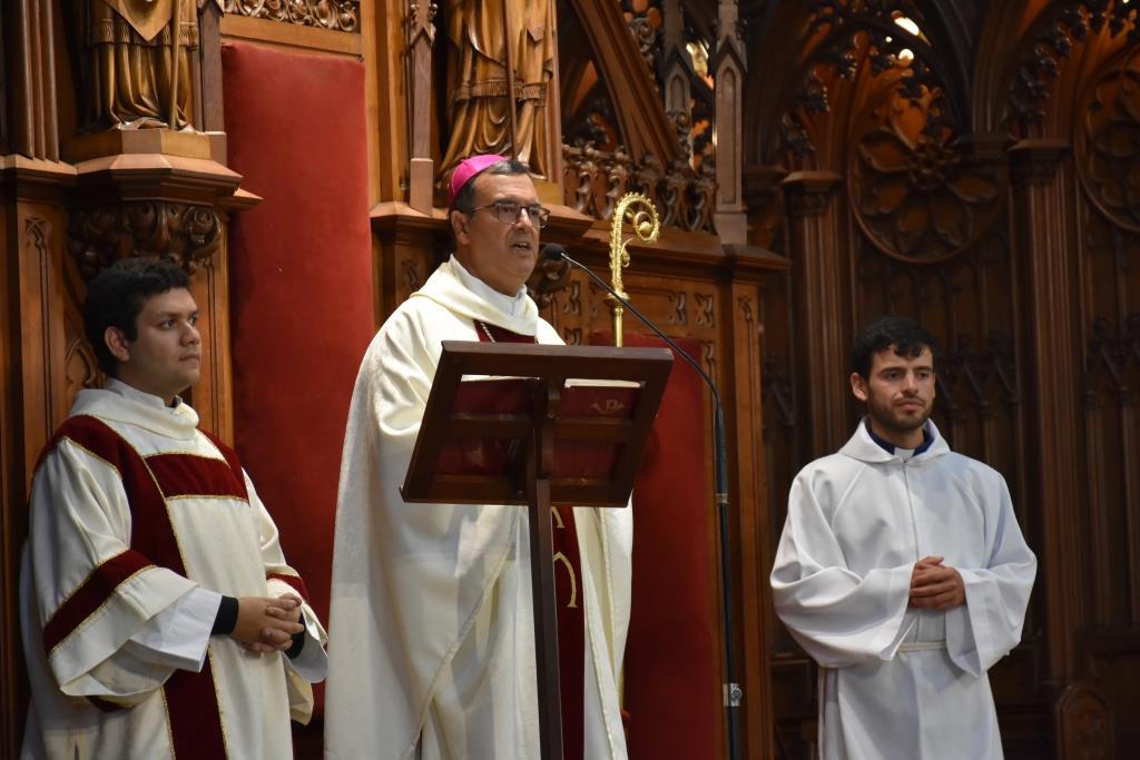 Junto a Monseñor Mestre celebramos la misa por el 60 aniversario de la UCALP