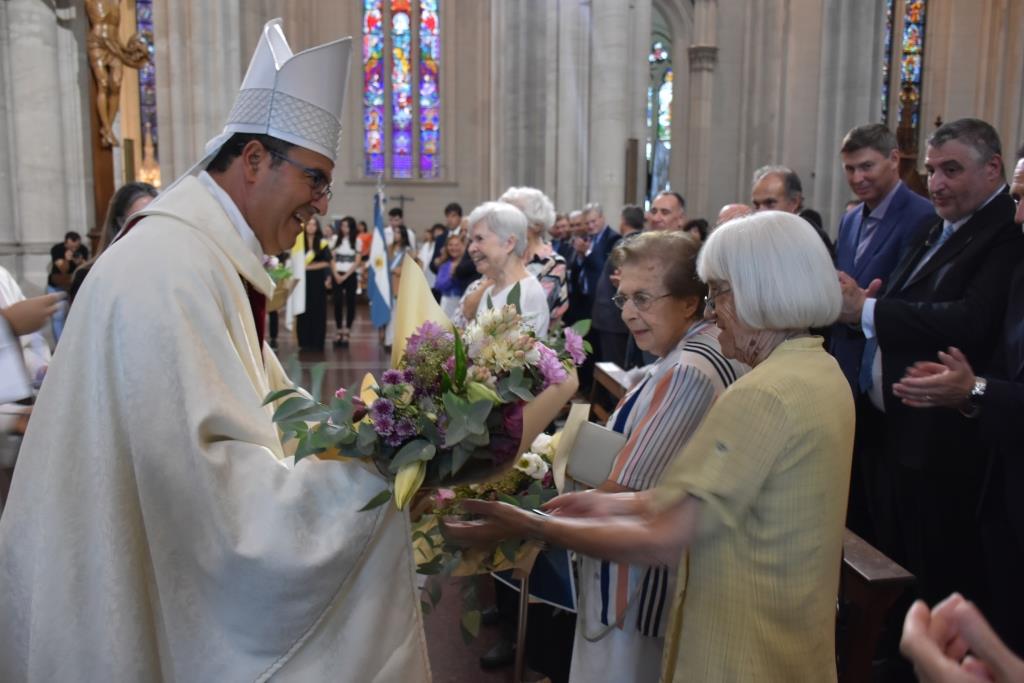 Junto a Monseñor Mestre celebramos la misa por el 60 aniversario de la UCALP