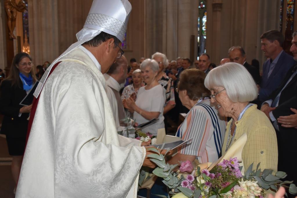 Junto a Monseñor Mestre celebramos la misa por el 60 aniversario de la UCALP