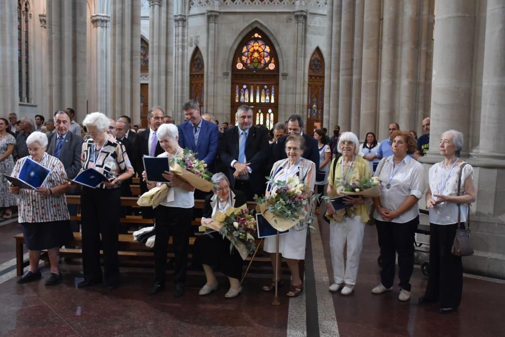 Junto a Monseñor Mestre celebramos la misa por el 60 aniversario de la UCALP