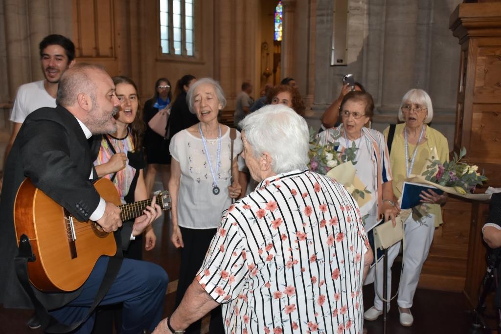 Junto a Monseñor Mestre celebramos la misa por el 60 aniversario de la UCALP