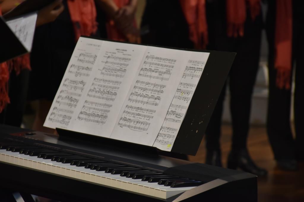 Junto a Monseñor Mestre celebramos la misa por el 60 aniversario de la UCALP