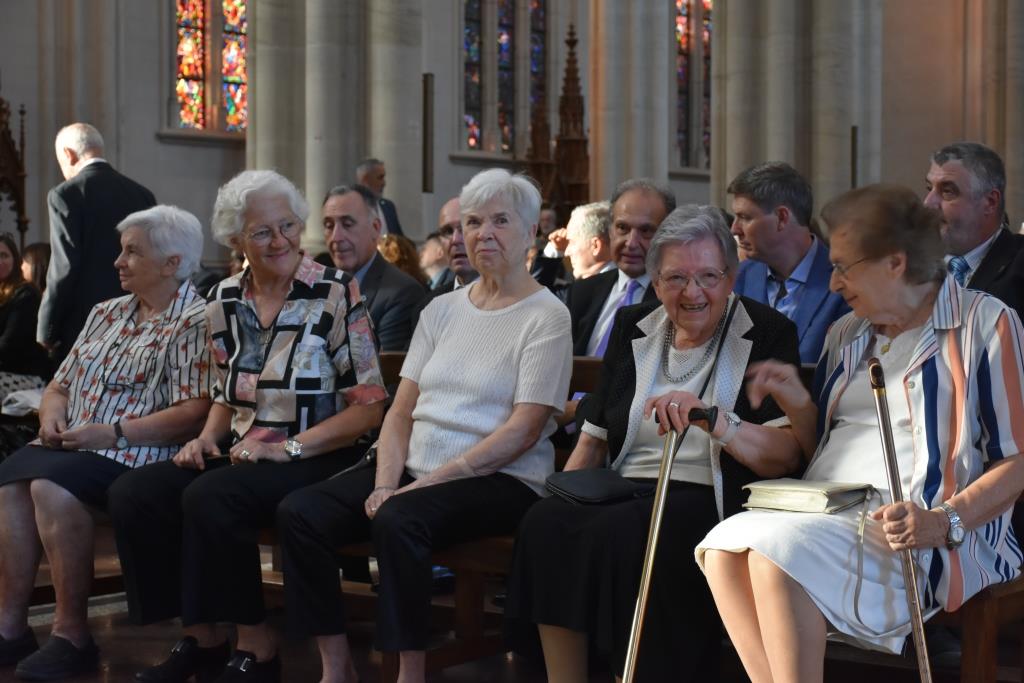 Junto a Monseñor Mestre celebramos la misa por el 60 aniversario de la UCALP