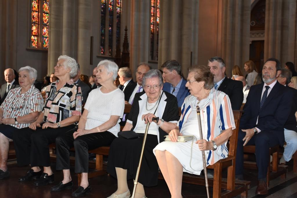 Junto a Monseñor Mestre celebramos la misa por el 60 aniversario de la UCALP