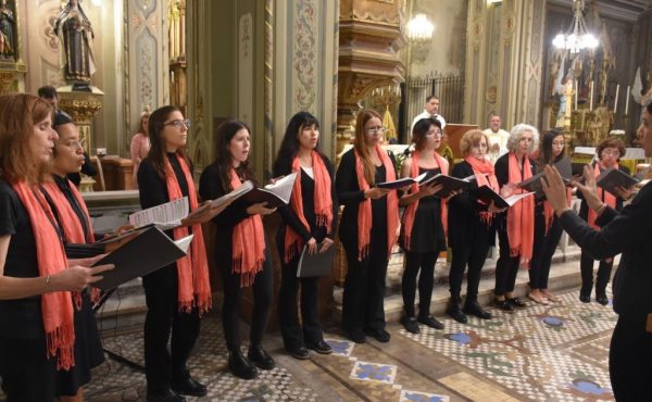 El coro de la UCALP presentó su repertorio en la Catedral