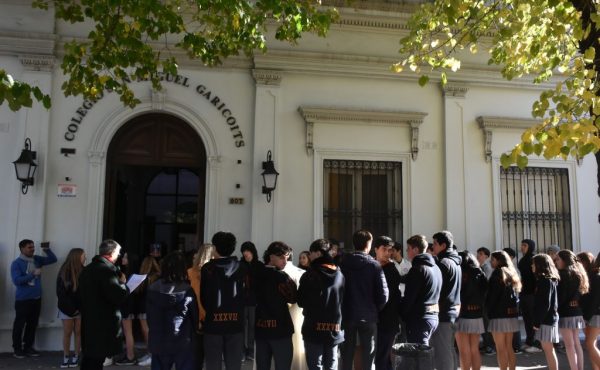 Acto en homenaje a los 40 años del colegio San Miguel Garicoïts