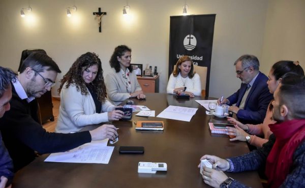 Convenio entre UCALP, el Colegio San Pedro Apóstol y la Junta Regional de Educación Católica