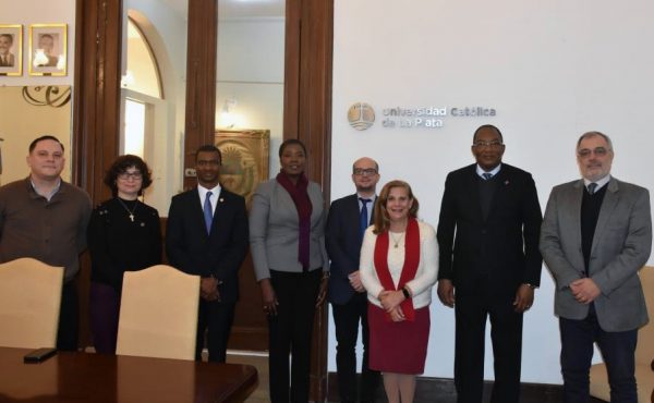 Acuerdo entre la Universidad Católica de La Plata y la Universidad Estatal de Haití