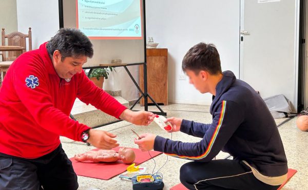 Alumnos de la Escuela Secundaria Fray Mamerto Esquiu recibieron una capacitación en RCP