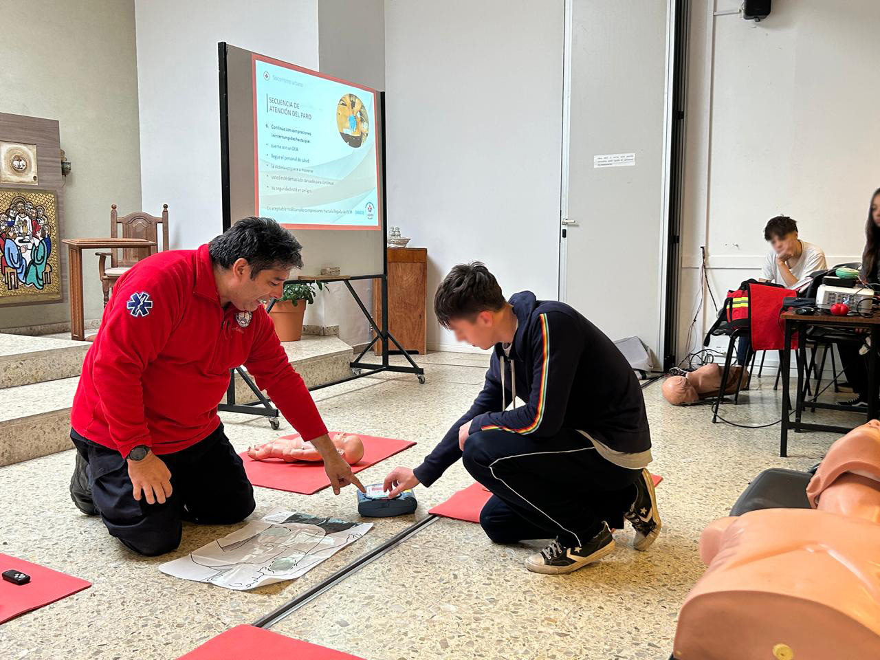 Alumnos de la Escuela Secundaria Fray Mamerto Esquiu recibieron una capacitación en RCP 
