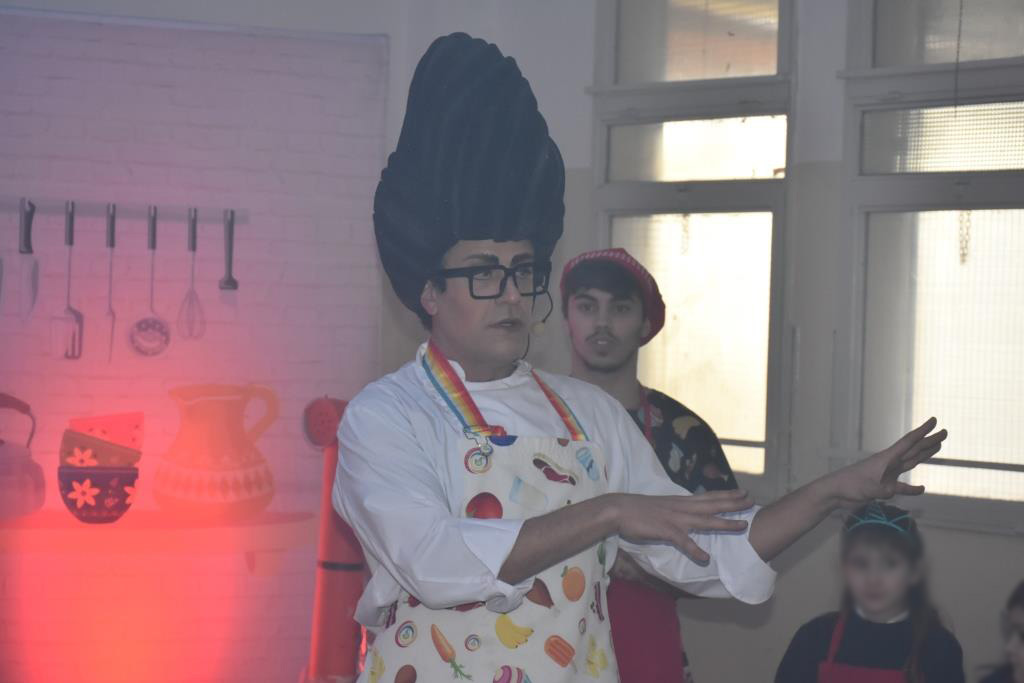 Colegio Estrada teatro y cocina para una alimentación saludable