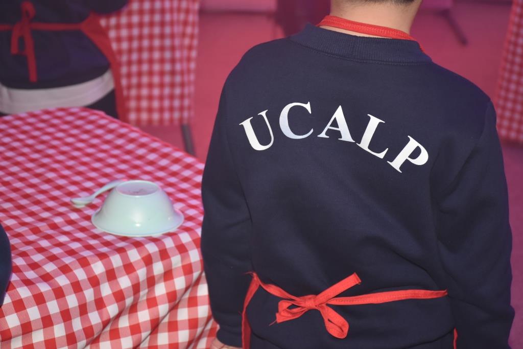 Colegio Estrada teatro y cocina para una alimentación saludable