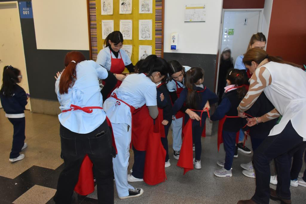 Colegio Estrada teatro y cocina para una alimentación saludable