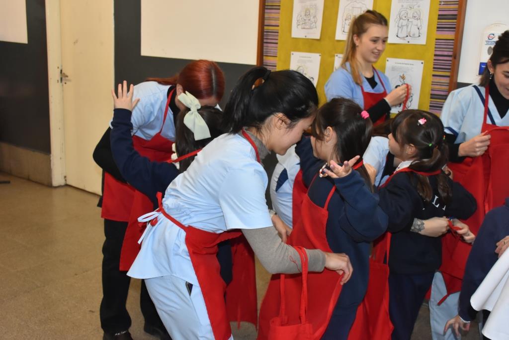 Colegio Estrada teatro y cocina para una alimentación saludable
