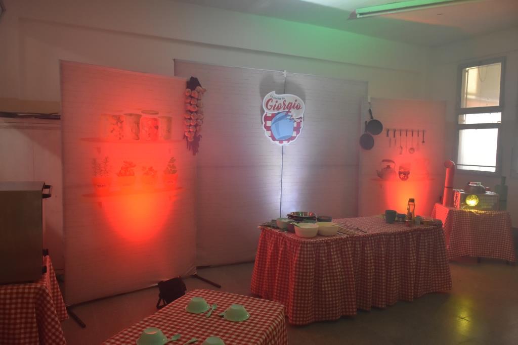 Colegio Estrada teatro y cocina para una alimentación saludable