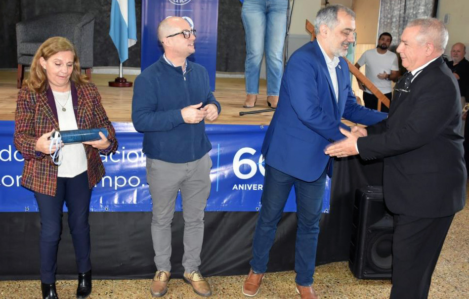 Emotivo acto de distinción a docentes y no docentes con más de 35 años de trayectoria en la UCALP