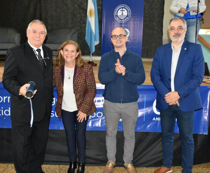 Emotivo acto de distinción a docentes y no docentes con más de 35 años de trayectoria en la UCALP