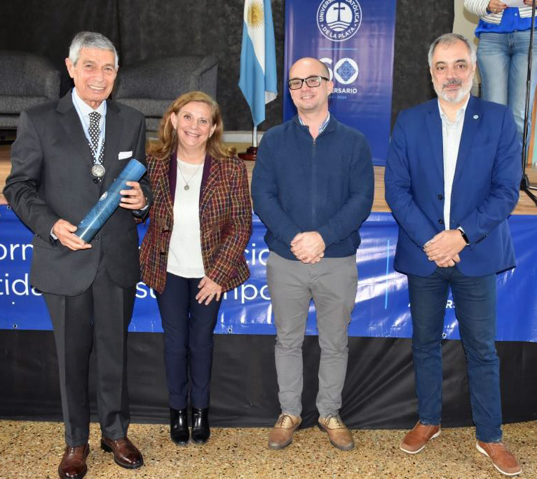 Emotivo acto de distinción a docentes y no docentes con más de 35 años de trayectoria en la UCALP