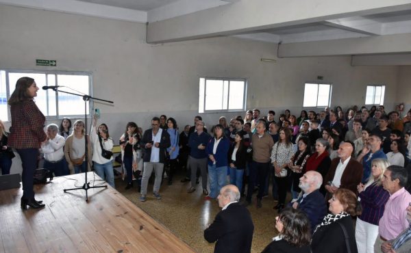 Emotivo acto de distinción a docentes y no docentes con más de 35 años de trayectoria en la UCALP