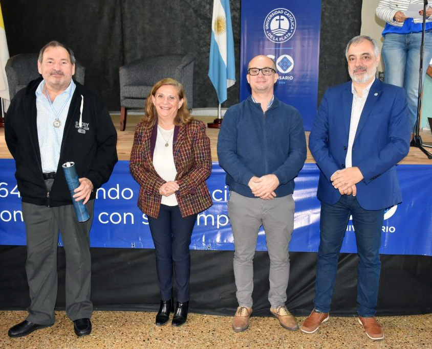 Emotivo acto de distinción a docentes y no docentes con más de 35 años de trayectoria en la UCALP