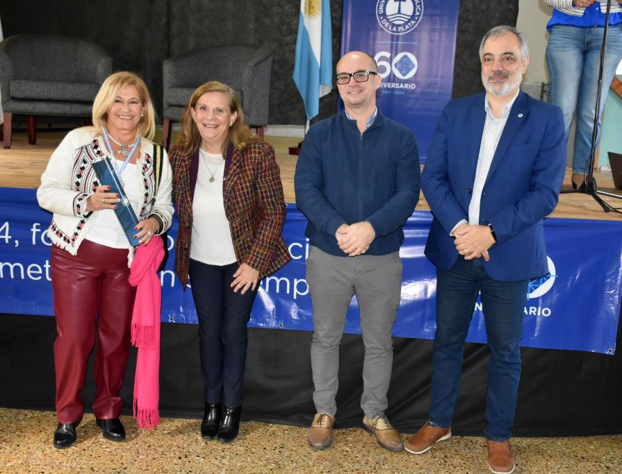 Emotivo acto de distinción a docentes y no docentes con más de 35 años de trayectoria en la UCALP