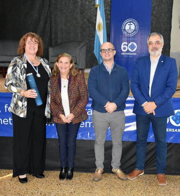 Emotivo acto de distinción a docentes y no docentes con más de 35 años de trayectoria en la UCALP
